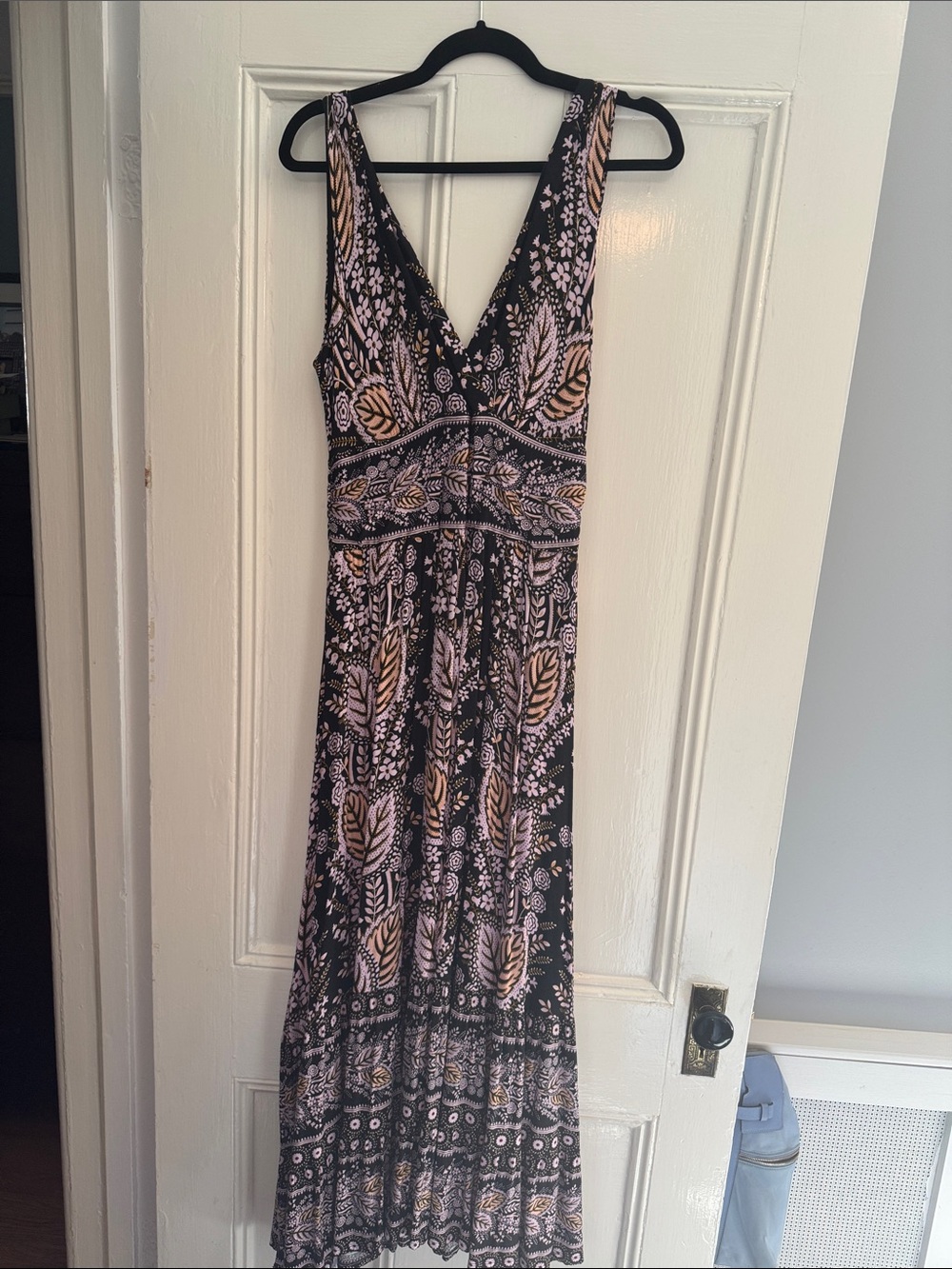 Anthropologie - Maeve  V-Neck Maxi Dress in Black and Blush